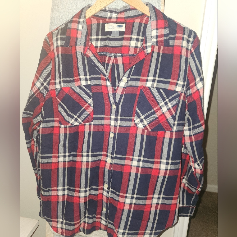 Old Navy Women’s Red and Navy Plaid Light Weight Flannel Shirt